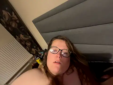 Scarletcum22 online show from December 3, 7:16 am