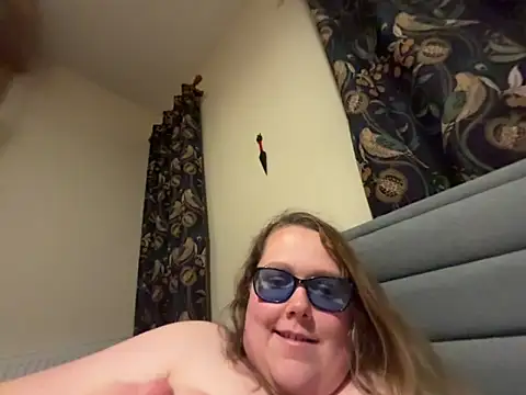 Scarletcum22 online show from December 19, 8:38 pm