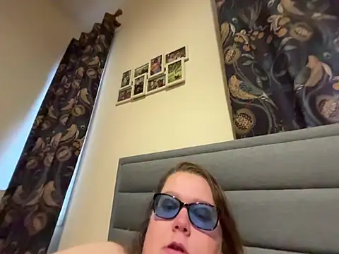 Scarletcum22 online show from February 1, 8:24 am