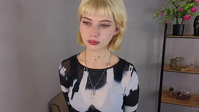 Jasmi Yets online show from October 31, 8:26 am