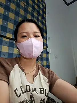 Snapshot of GinnaLa chatting on October 28, 1:53 am GinnaLa online show from October 28, 1:53 am