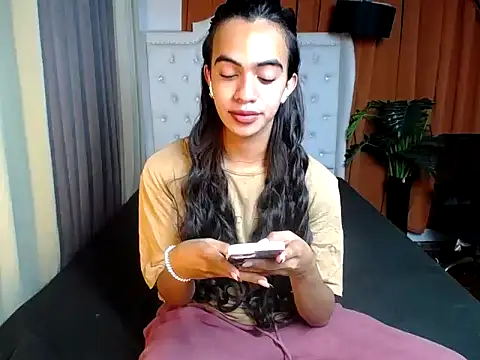 luv trix online show from February 10, 11:36 am