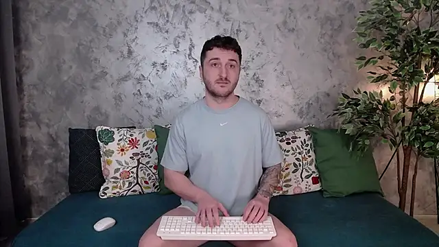 Ethan  S online show from December 16, 5:27 am