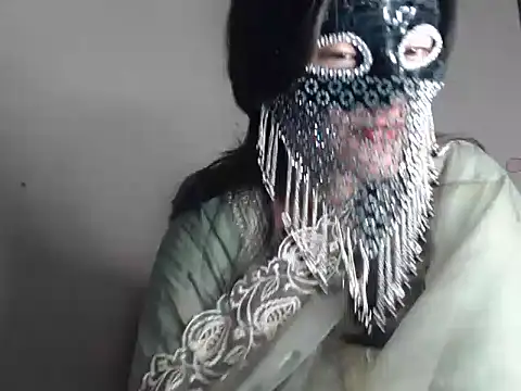 Hottie hania online show from February 4, 5:30 pm