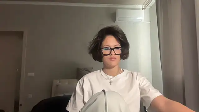 Snapshot of LeandraCasali chatting on October 20, 1:11 pm LeandraCasali online show from October 20, 1:11 pm