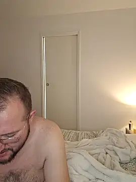 Snapshot of Sexecouplefr chatting on October 28, 10:34 pm Sexecouplefr online show from October 28, 10:34 pm