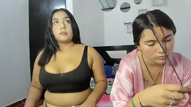Twodirtyteens18 online show from November 9, 8:40 pm