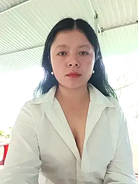 lisa-bae00 online show from May 4, 5:03 am