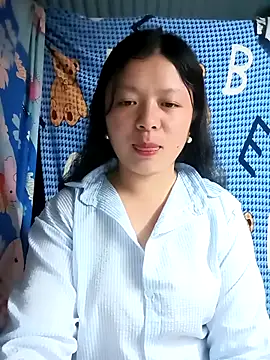 lisa-bae00 online show from May 10, 12:32 pm