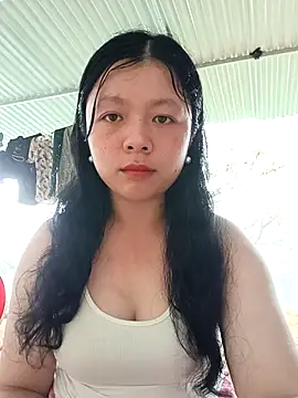 lisa-bae00 online show from May 12, 4:53 am