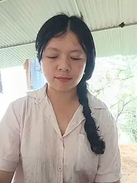 lisa-bae00 online show from May 18, 4:07 am