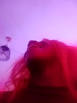 Snapshot of Sex-Great chatting on April 5, 10:40 pm Sex-Great online show from April 5, 10:40 pm