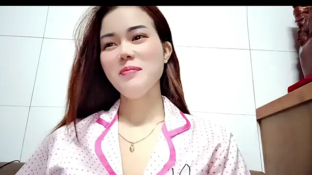 Family-Lovee online show from April 24, 5:04 pm