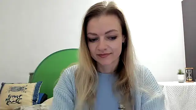 Snapshot of Salionne chatting on March 26, 8:14 pm Salionne online show from March 26, 8:14 pm