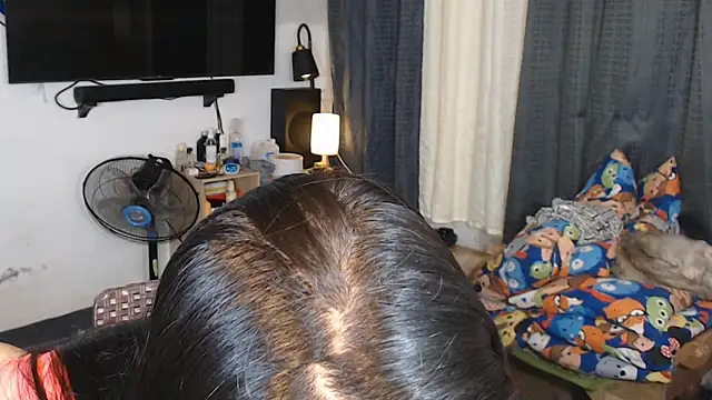 Snapshot of SeductiveTsDoll chatting on February 9, 5:28 pm SeductiveTsDoll online show from February 9, 5:28 pm