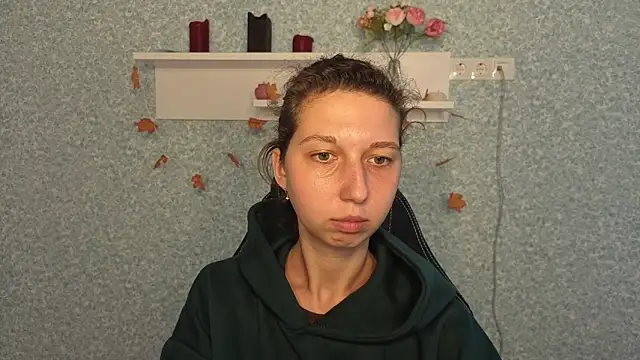 CuteEllii online show from November 20, 9:42 am