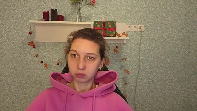 CuteEllii online show from December 17, 5:13 am