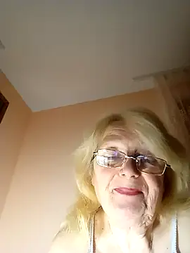 AmyLove353 online show from November 13, 9:25 pm