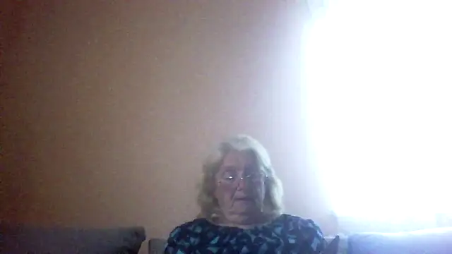 AmyLove353 online show from May 9, 4:39 am