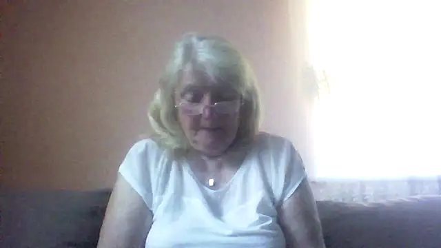 AmyLove353 online show from May 20, 3:34 am