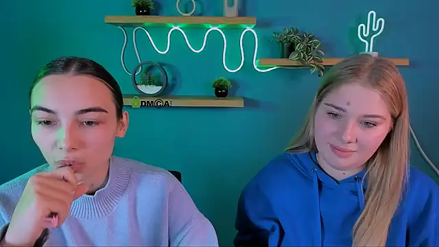 Snapshot of kira_light__ chatting on October 22, 9:20 am kira light   online show from October 22, 9:20 am