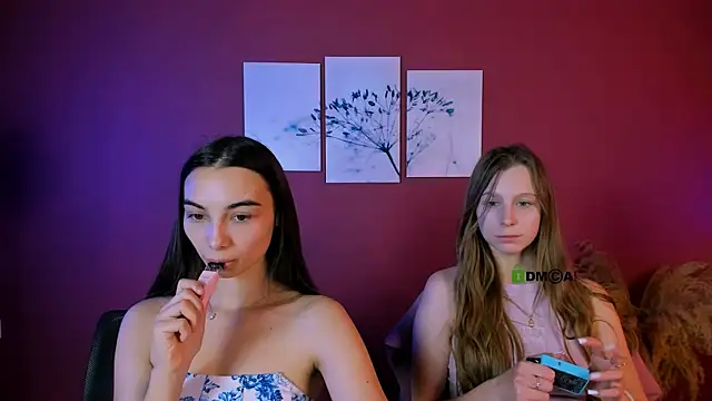 Snapshot of kira_light__ chatting on October 28, 10:19 am kira light   online show from October 28, 10:19 am