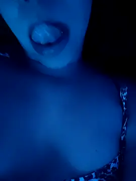 Snapshot of YANKERAPUNZEL chatting on November 2, 7:55 am YANKERAPUNZEL online show from November 2, 7:55 am