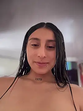 Violeet-Smith online show from March 15, 5:08 pm