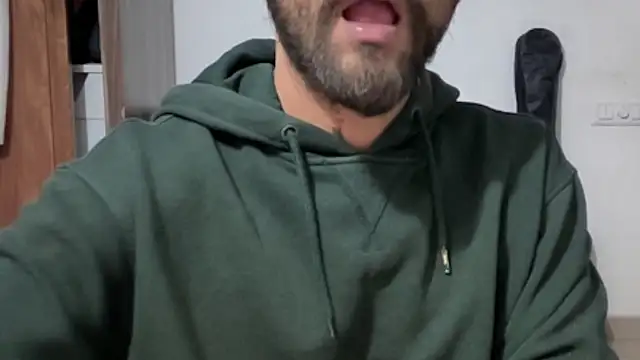 Snapshot of MakeMeAwareAah chatting on January 11, 3:50 pm MakeMeAwareAah online show from January 11, 3:50 pm