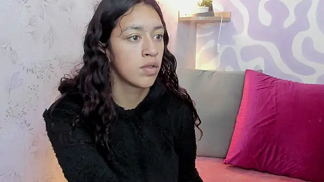 Snapshot of mia_scarlett7 chatting on April 10, 12:32 pm mia scarlett7 online show from April 10, 12:32 pm