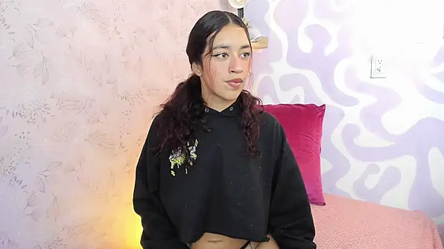 Snapshot of mia_scarlett7 chatting on April 25, 1:41 pm mia scarlett7 online show from April 25, 1:41 pm
