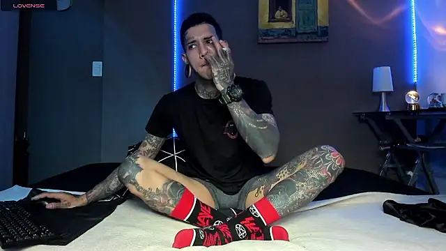 cleoo jhonny online show from March 14, 1:01 am