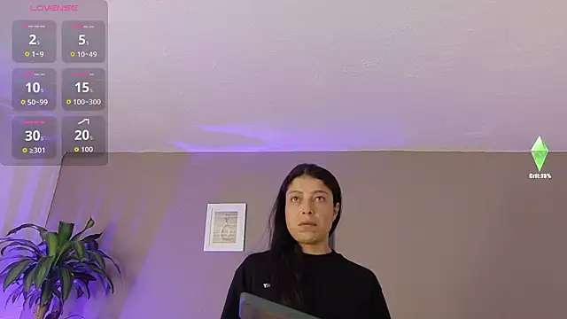 Snapshot of RoxaneMilf chatting on October 21, 1:01 pm RoxaneMilf online show from October 21, 1:01 pm