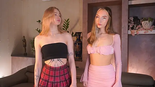 Snapshot of MarisLopaz chatting on February 8, 4:05 am MarisLopaz online show from February 8, 4:05 am