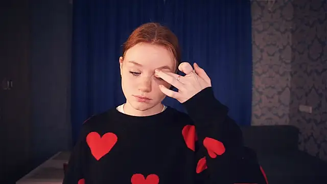 KarlynGow online show from November 11, 6:24 am