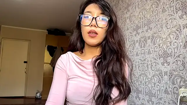 EsterCassius online show from October 24, 8:11 am