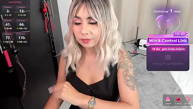 Emilyvalk  online show from May 3, 9:21 pm