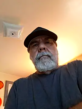 Snapshot of pena633 chatting on April 25, 8:50 pm pena633 online show from April 25, 8:50 pm