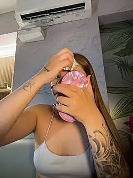 Snapshot of Beella1_ chatting on March 5, 11:39 am Beella1 online show from March 5, 11:39 am