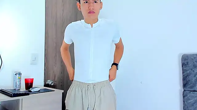 Nicolas Torres  online show from November 14, 2:32 am