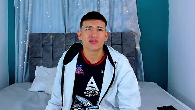 Nicolas Torres  online show from December 20, 5:36 am