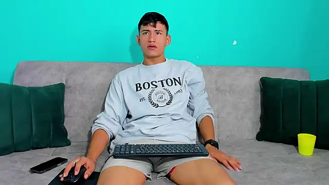 Nicolas Torres  online show from February 10, 8:57 pm