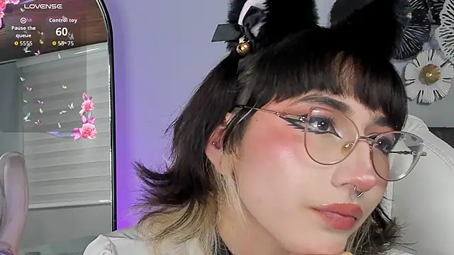 Snapshot of valkyra_catnoir chatting on October 23, 9:02 pm valkyra catnoir online show from October 23, 9:02 pm