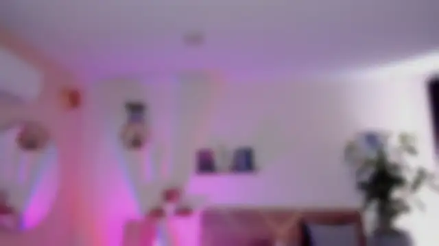 Snapshot of YariRose chatting on April 20, 4:32 pm YariRose online show from April 20, 4:32 pm