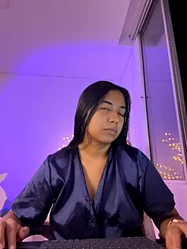 aly nicols online show from November 8, 1:17 am