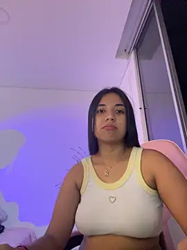 aly nicols online show from December 3, 6:21 am