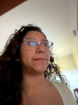 Kmiii21 online show from October 26, 9:42 pm