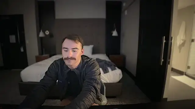 Snapshot of bobbyatx chatting on November 11, 7:30 am bobbyatx online show from November 11, 7:30 am