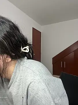 Snapshot of Selena_Roa chatting on February 11, 4:23 pm Selena Roa online show from February 11, 4:23 pm