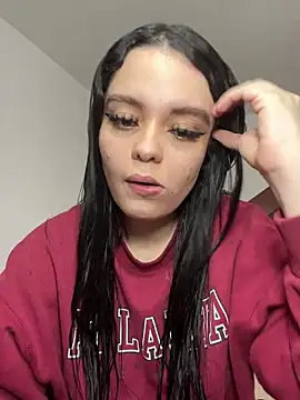 Snapshot of Selena_Roa chatting on February 21, 4:30 pm Selena Roa online show from February 21, 4:30 pm